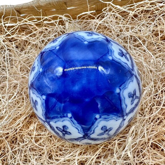 Set Of 6 Blue and White Porcelain Decorative Orbs and Egg Floral Design NO BOX - Picture 6 of 16